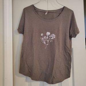 Small gray t shirt